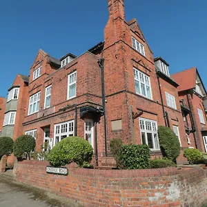 Lonsdale Holiday home Scarborough